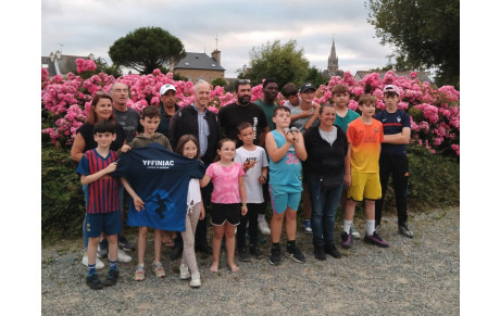 Diplômes et nouveaux Maillots pour l'Ecole de Pétanque de la Baie